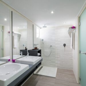 Experience Luxury at the Royal Beachfront 3-Bedroom Apartment in Curaçao