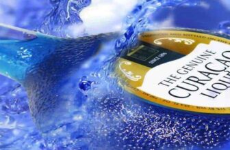 Landhuis Chobolobo Curacao Liqueur