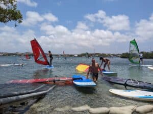 Leer windsurfen op Curaçao