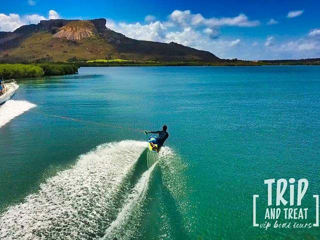 Experience the Thrill of ZUP Boarding in Curacao
