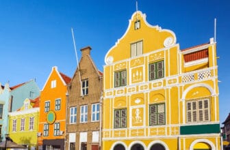 Is Curaçao a good place to live