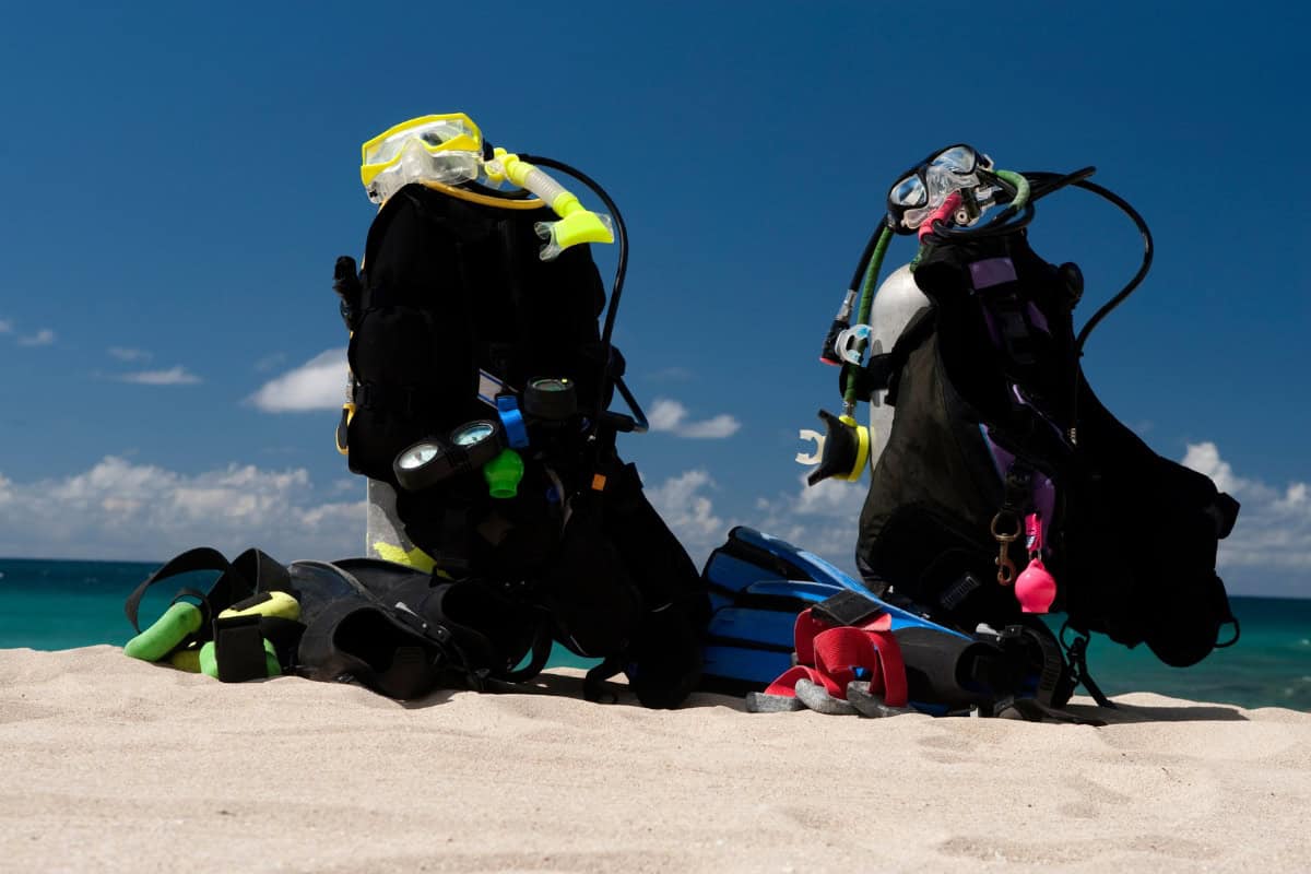 Shore diving Curacao