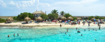 Boat rental for small groups to Klein Curacao. Local rate per person is 135.- ANG!